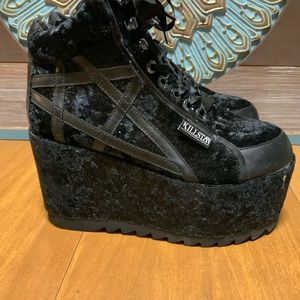 Kill star crush velvet lace up platform star wedge shoe size 10 black